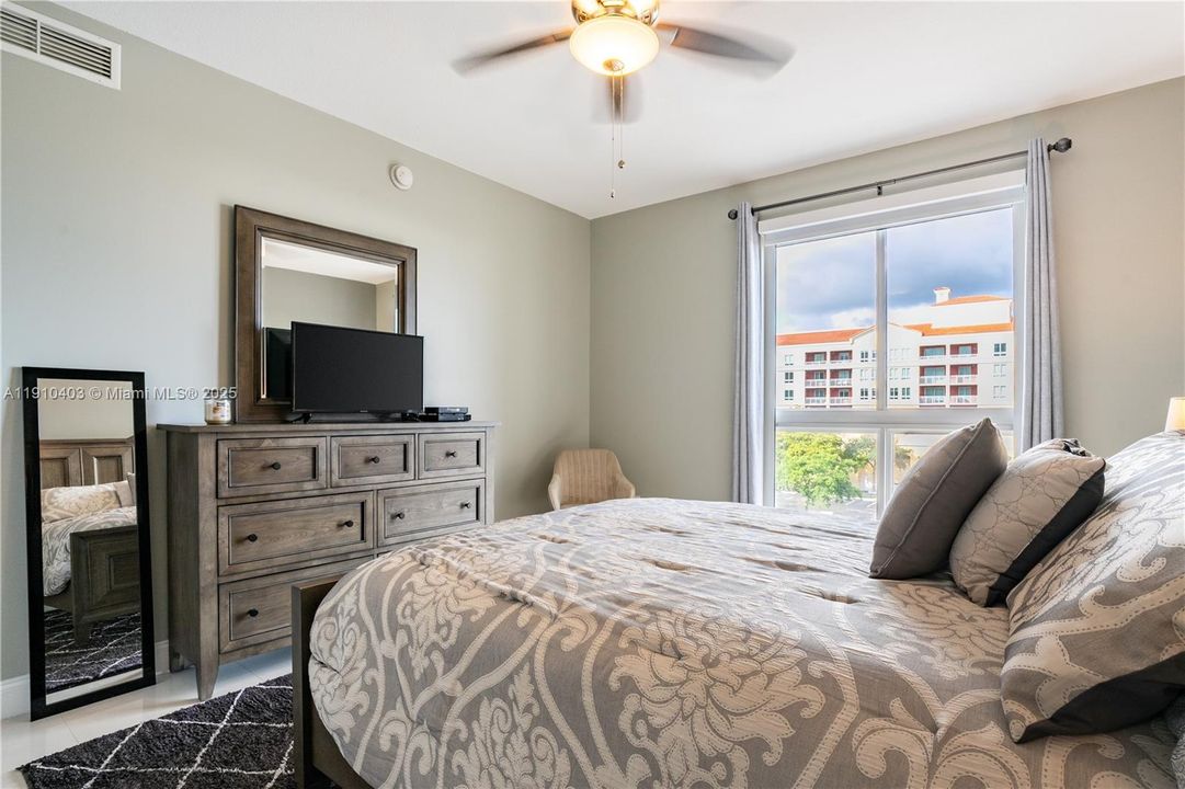 Недавно арендовано: $2,700 (1 спален, 1 ванн, 797 Квадратных фут)