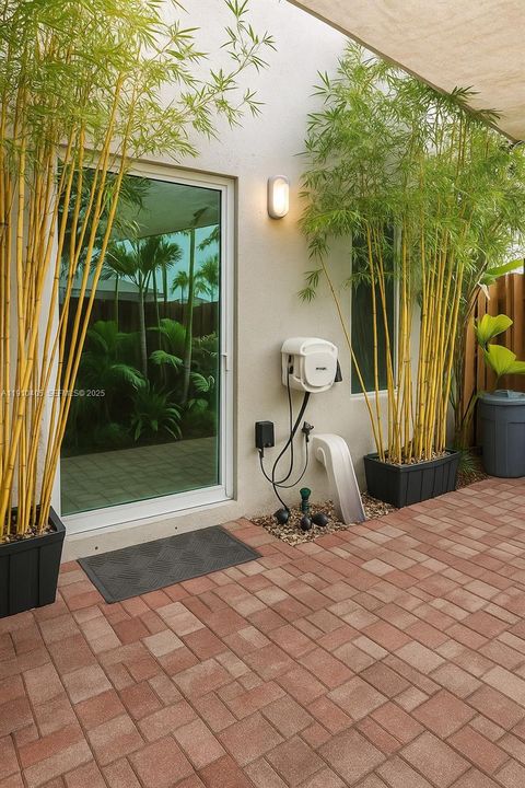 En Venta: $655,000 (4 camas, 3 baños, 1808 Pies cuadrados)