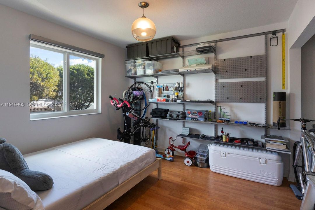 En Venta: $655,000 (4 camas, 3 baños, 1808 Pies cuadrados)