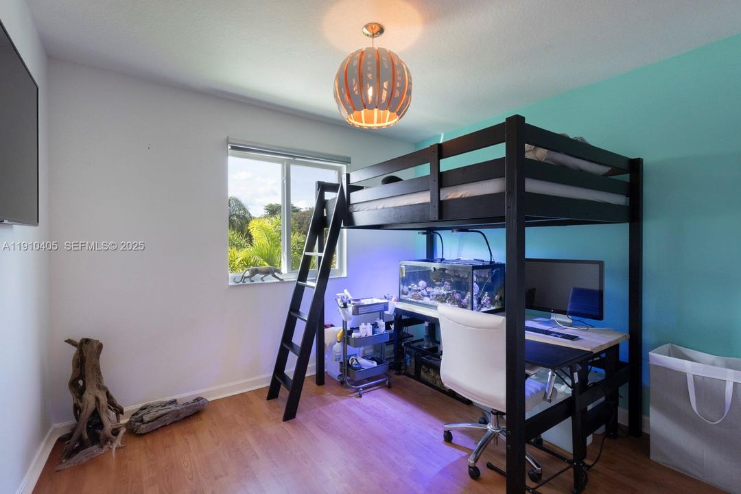 En Venta: $655,000 (4 camas, 3 baños, 1808 Pies cuadrados)