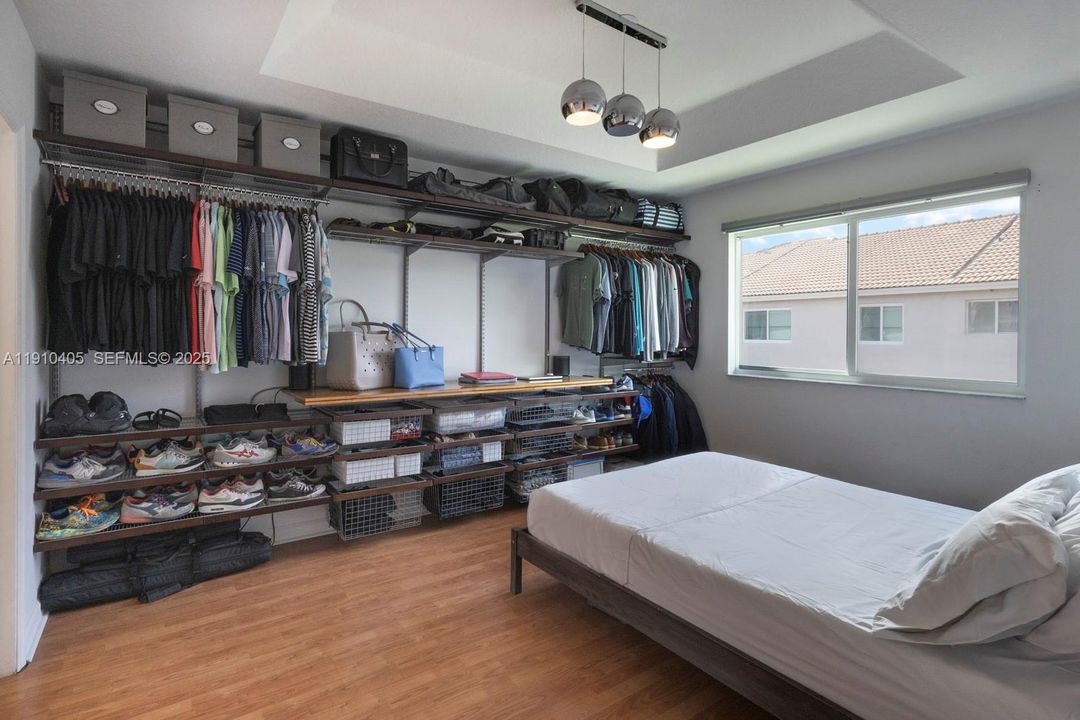 En Venta: $655,000 (4 camas, 3 baños, 1808 Pies cuadrados)