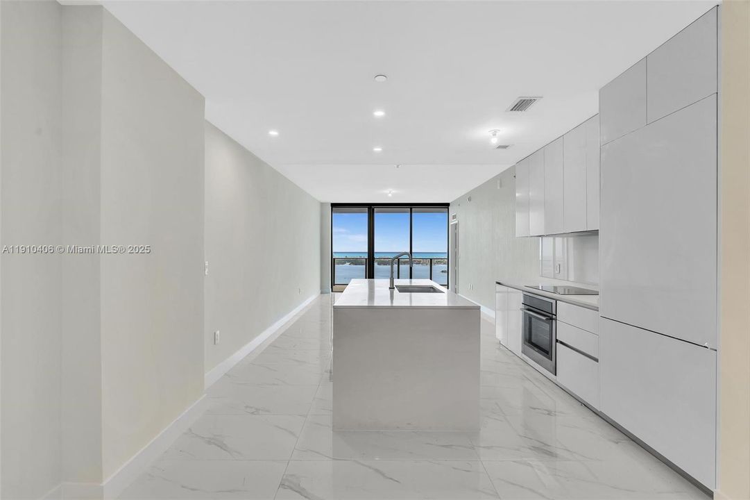 Recently Rented: $7,000 (1 beds, 2 baths, 1100 Square Feet)