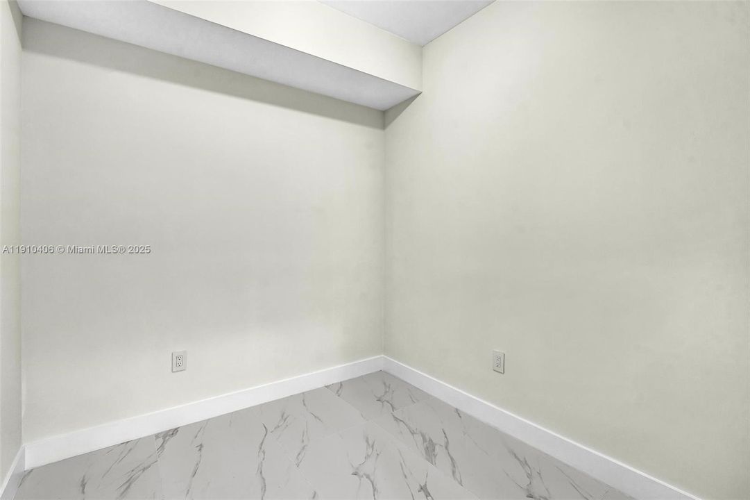 Recently Rented: $7,000 (1 beds, 2 baths, 1100 Square Feet)