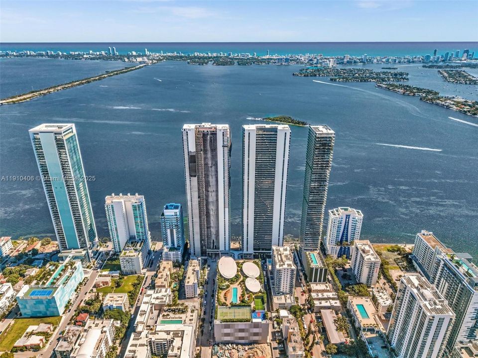 Recently Rented: $7,000 (1 beds, 2 baths, 1100 Square Feet)