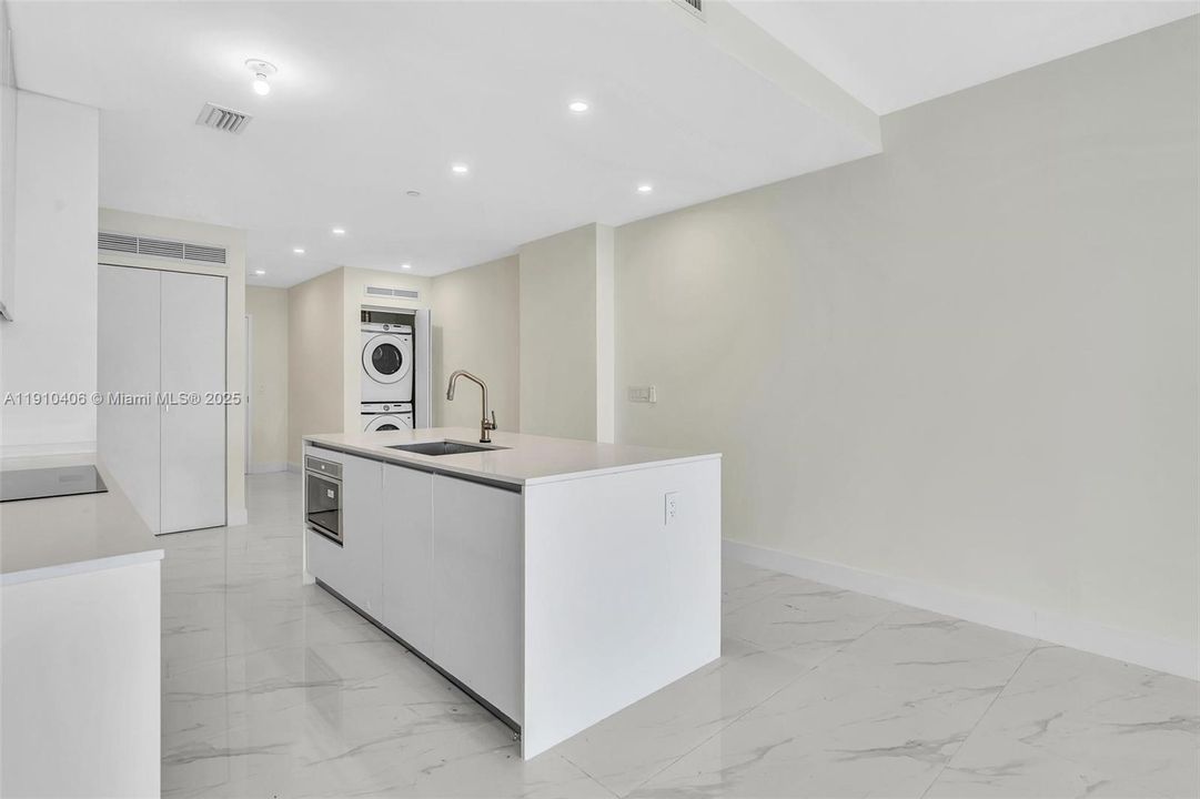 Recently Rented: $7,000 (1 beds, 2 baths, 1100 Square Feet)