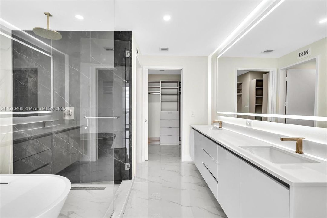 Recently Rented: $7,000 (1 beds, 2 baths, 1100 Square Feet)