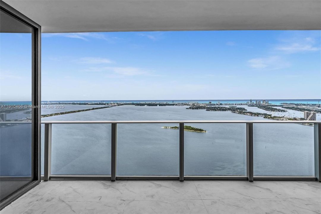 Recently Rented: $7,000 (1 beds, 2 baths, 1100 Square Feet)