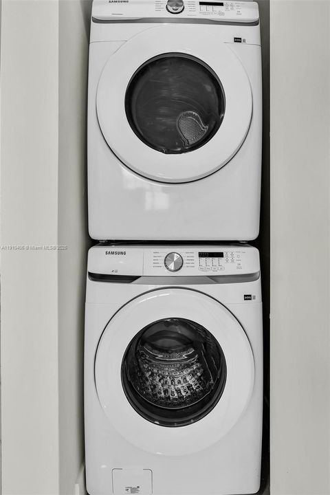 Recently Rented: $7,000 (1 beds, 2 baths, 1100 Square Feet)