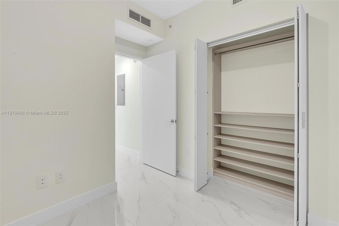 Recently Rented: $7,000 (1 beds, 2 baths, 1100 Square Feet)