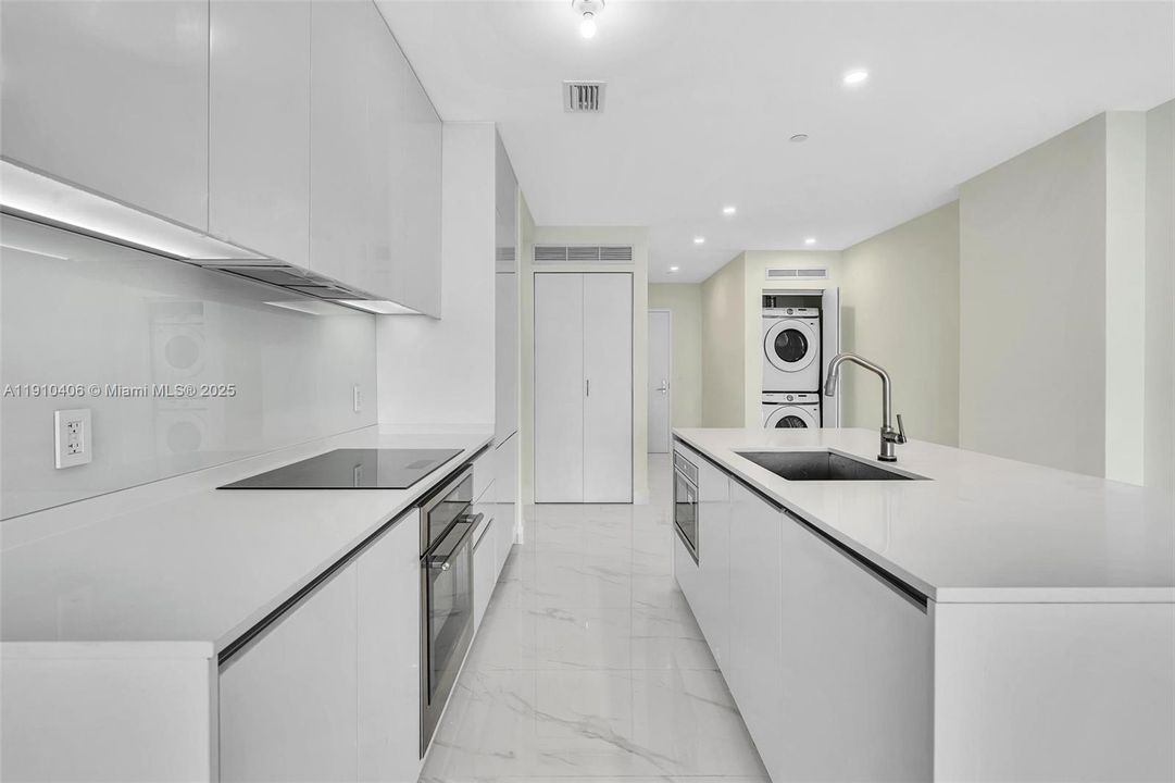 Recently Rented: $7,000 (1 beds, 2 baths, 1100 Square Feet)