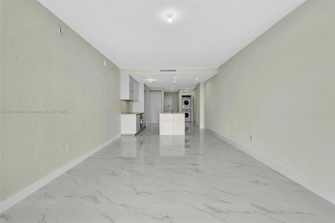 Recently Rented: $7,000 (1 beds, 2 baths, 1100 Square Feet)