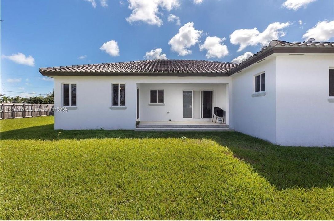 For Rent: $5,300 (4 beds, 3 baths, 2254 Square Feet)