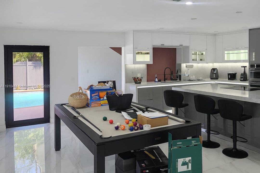 For Rent: $5,000 (3 beds, 3 baths, 2029 Square Feet)