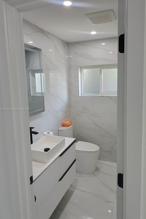 For Rent: $5,000 (3 beds, 3 baths, 2029 Square Feet)