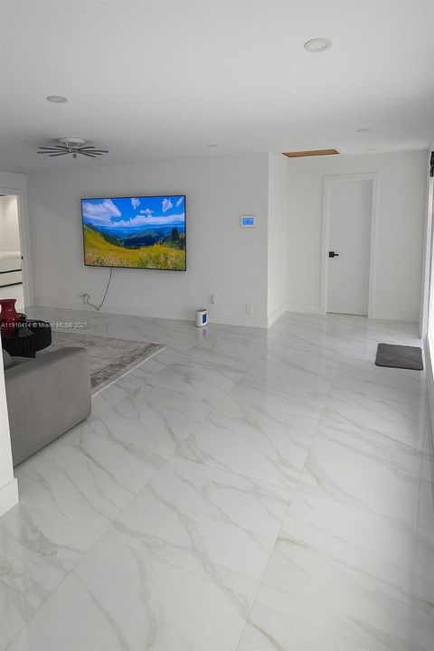 For Rent: $5,000 (3 beds, 3 baths, 2029 Square Feet)