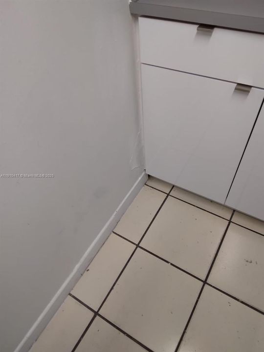 Recently Sold: $189,000 (1 beds, 1 baths, 737 Square Feet)