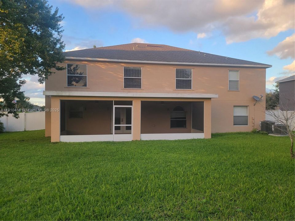 En Renta: $3,500 (5 camas, 4 baños, 3960 Pies cuadrados)