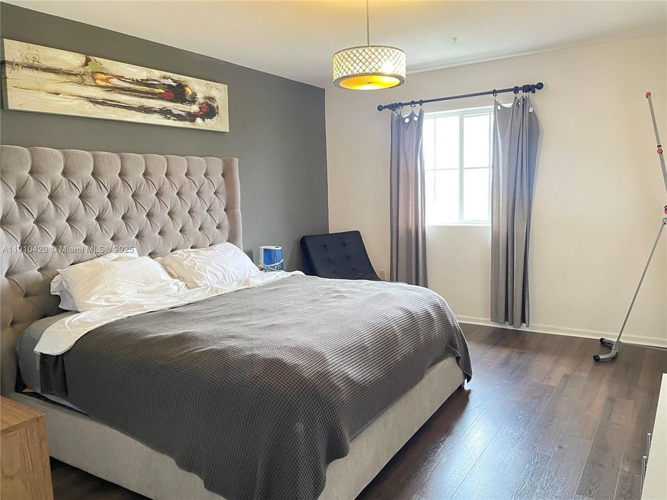 出租: $2,800 (3 贝兹, 2 浴室, 3120 平方英尺)