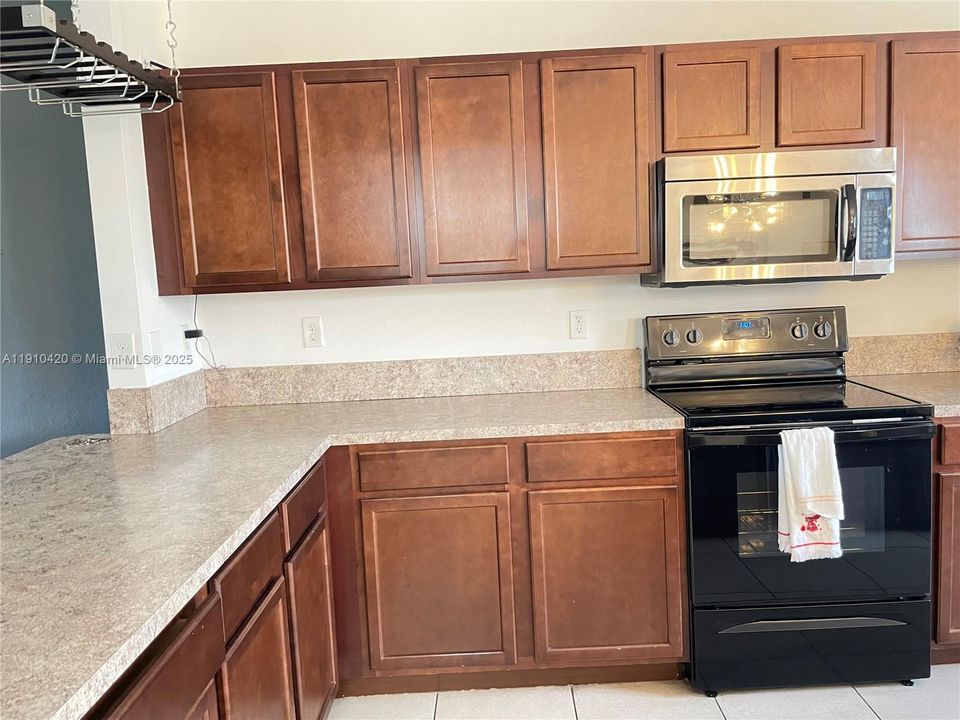 出租: $2,800 (3 贝兹, 2 浴室, 3120 平方英尺)