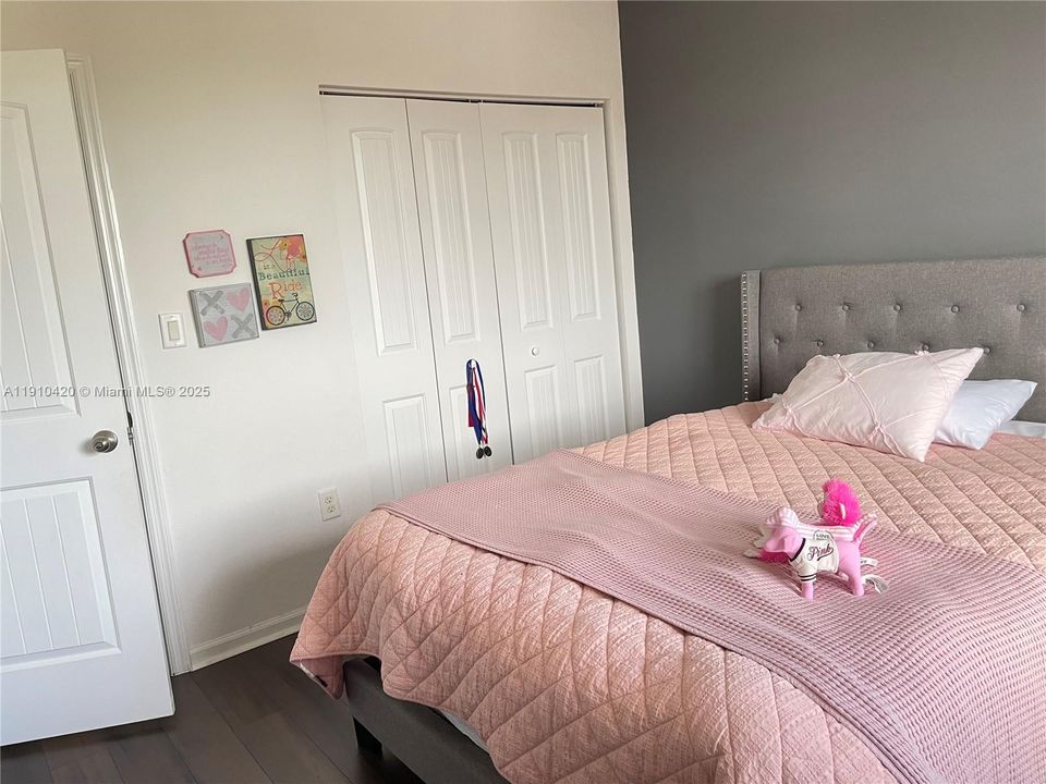 出租: $2,800 (3 贝兹, 2 浴室, 3120 平方英尺)