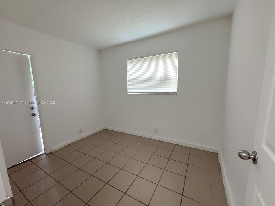 В аренду: $2,150 (2 спален, 1 ванн, 1440 Квадратных фут)