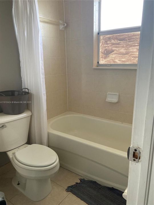 For Sale: $305,000 (2 beds, 2 baths, 1166 Square Feet)