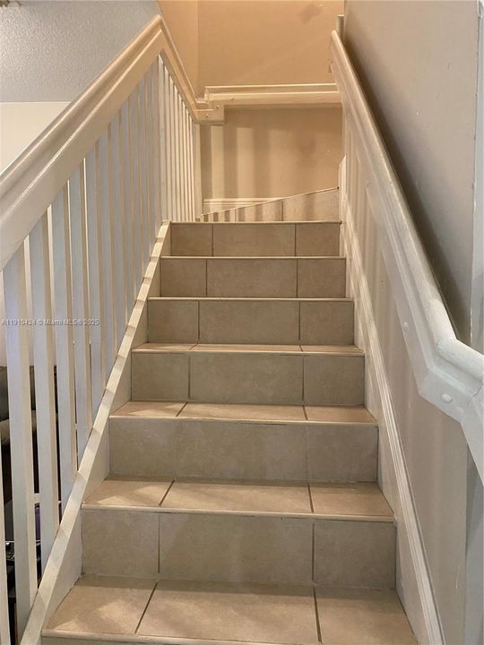 For Sale: $305,000 (2 beds, 2 baths, 1166 Square Feet)