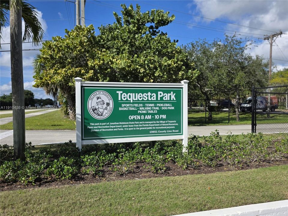 Под контрактом: $2,300 (2 спален, 2 ванн, 1325 Квадратных фут)