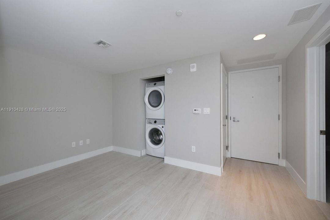 For Sale: $639,000 (2 beds, 2 baths, 1119 Square Feet)