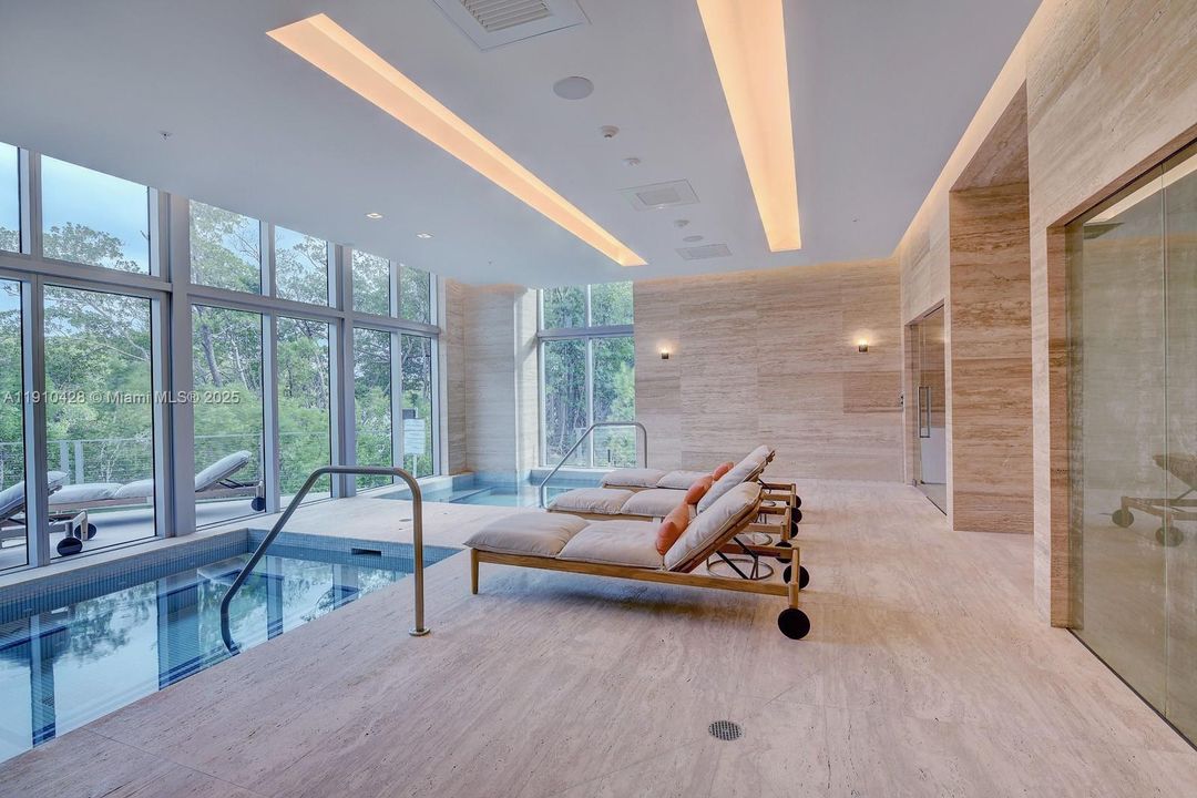 For Sale: $639,000 (2 beds, 2 baths, 1119 Square Feet)