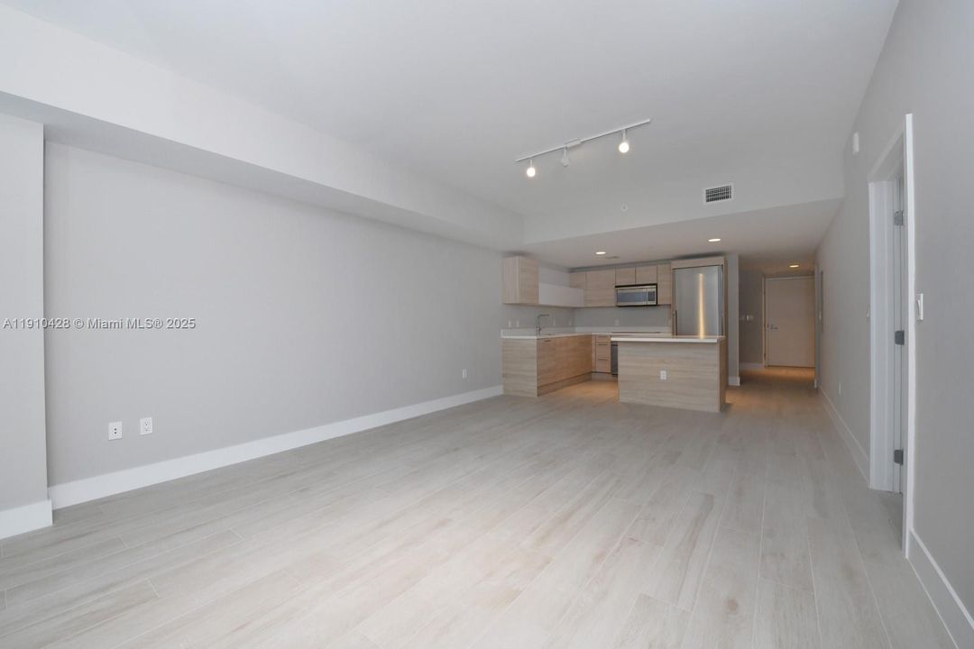 For Sale: $639,000 (2 beds, 2 baths, 1119 Square Feet)