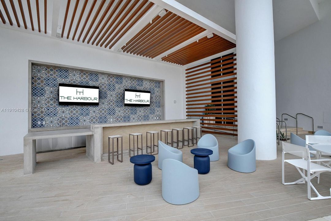 For Sale: $639,000 (2 beds, 2 baths, 1119 Square Feet)