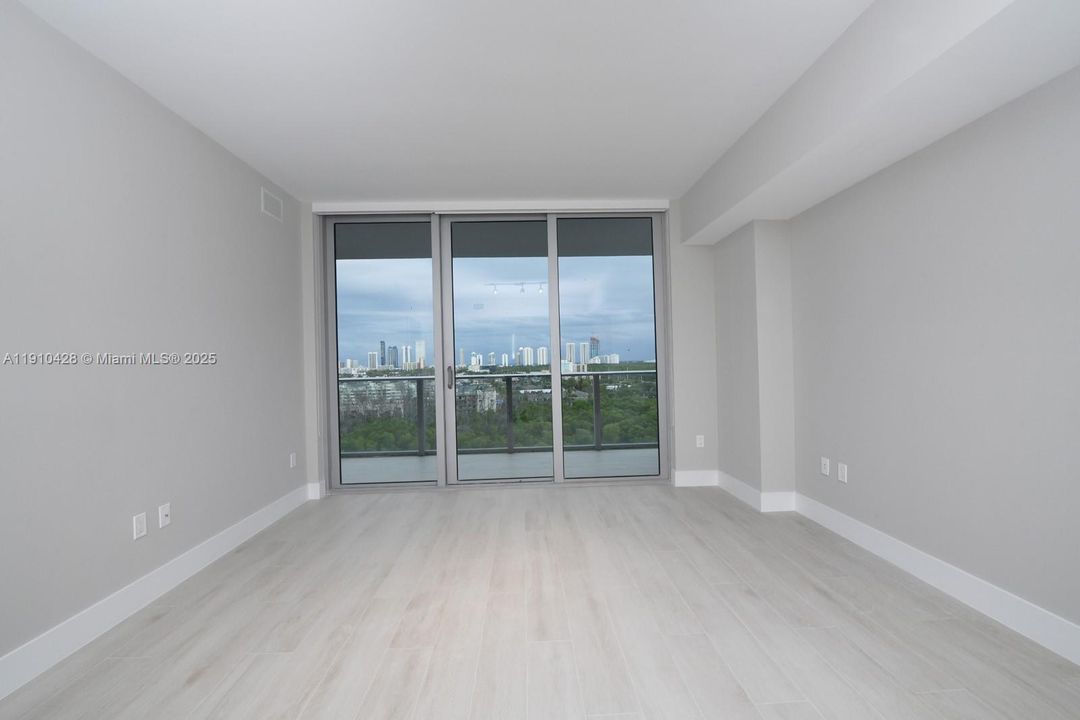 For Sale: $639,000 (2 beds, 2 baths, 1119 Square Feet)