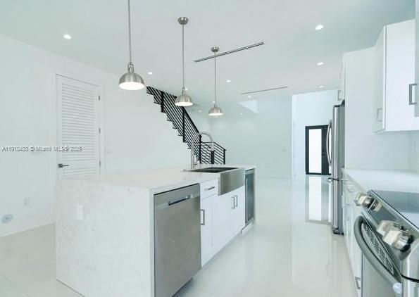 Active With Contract: $1,195,000 (3 beds, 2 baths, 2195 Square Feet)