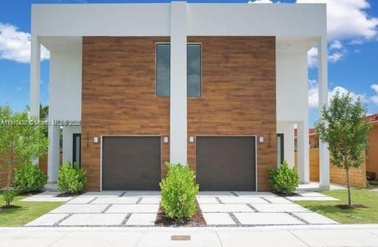 Active With Contract: $1,195,000 (3 beds, 2 baths, 2195 Square Feet)