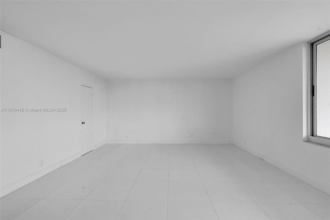 Active With Contract: $249,000 (0 beds, 1 baths, 680 Square Feet)