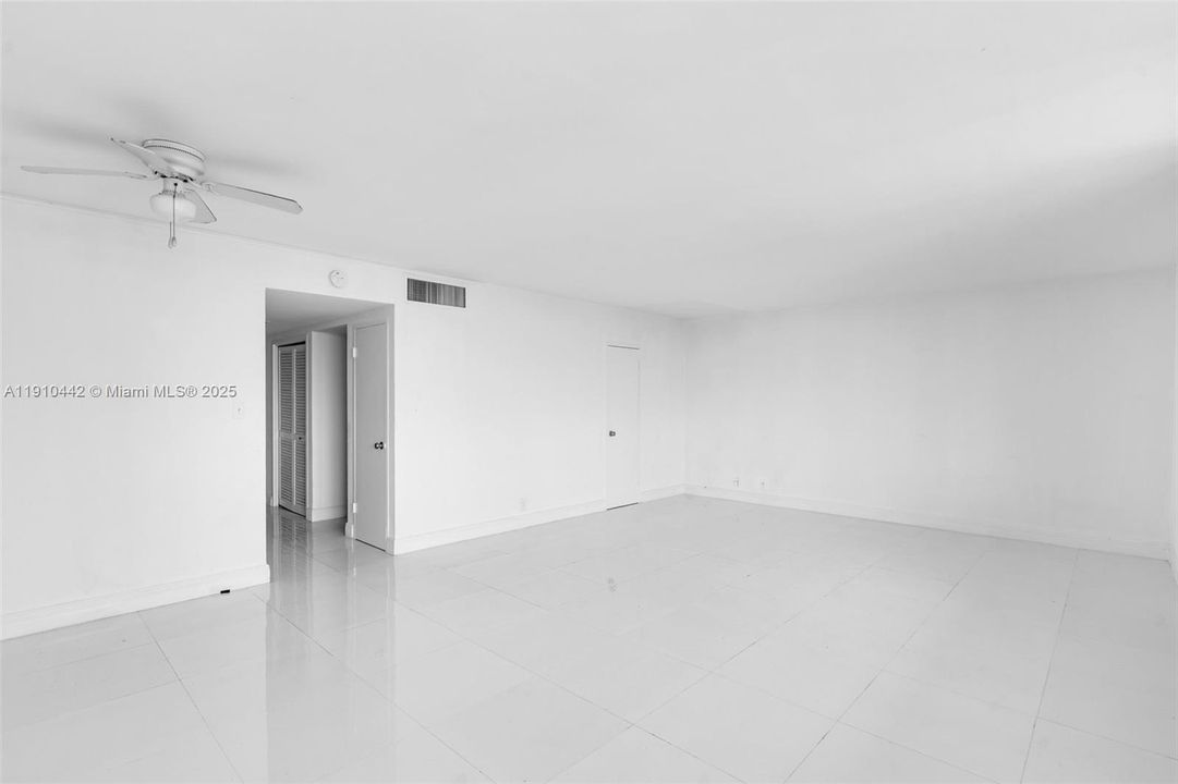 Active With Contract: $249,000 (0 beds, 1 baths, 680 Square Feet)