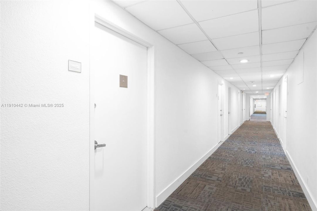 Active With Contract: $249,000 (0 beds, 1 baths, 680 Square Feet)