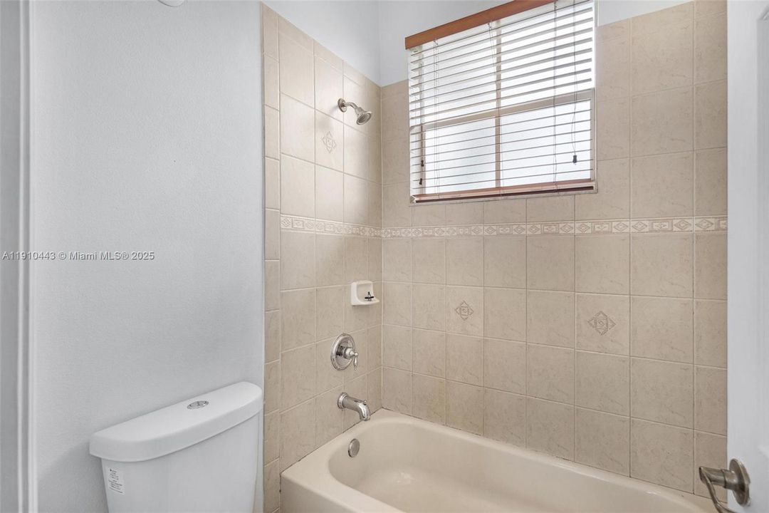 На продажу: $380,000 (3 спален, 2 ванн, 1505 Квадратных фут)