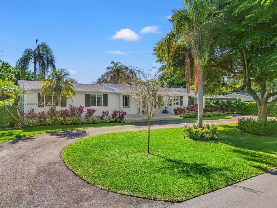 В аренду: $10,000 (5 спален, 4 ванн, 2869 Квадратных фут)