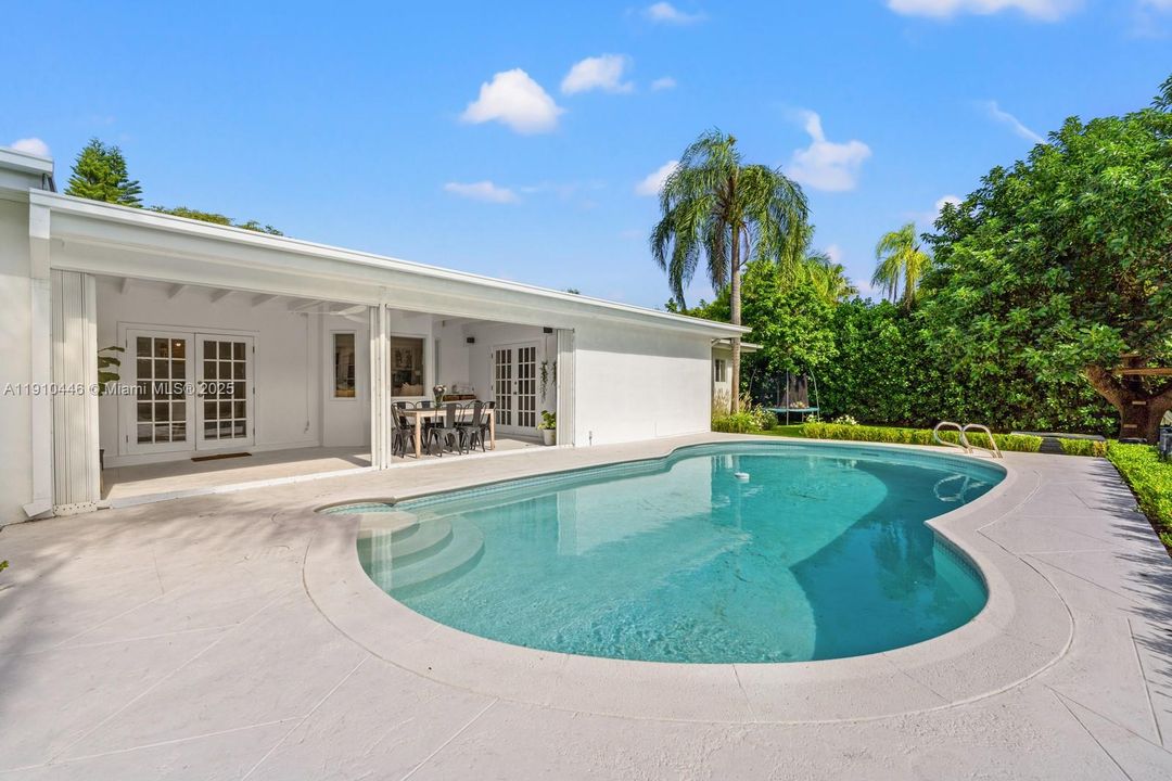 В аренду: $10,000 (5 спален, 4 ванн, 2869 Квадратных фут)