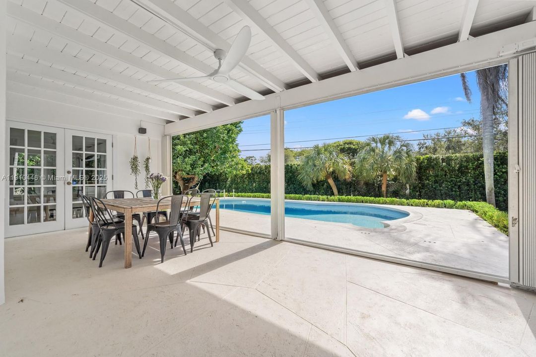 В аренду: $10,000 (5 спален, 4 ванн, 2869 Квадратных фут)