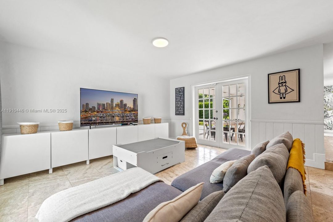 В аренду: $10,000 (5 спален, 4 ванн, 2869 Квадратных фут)