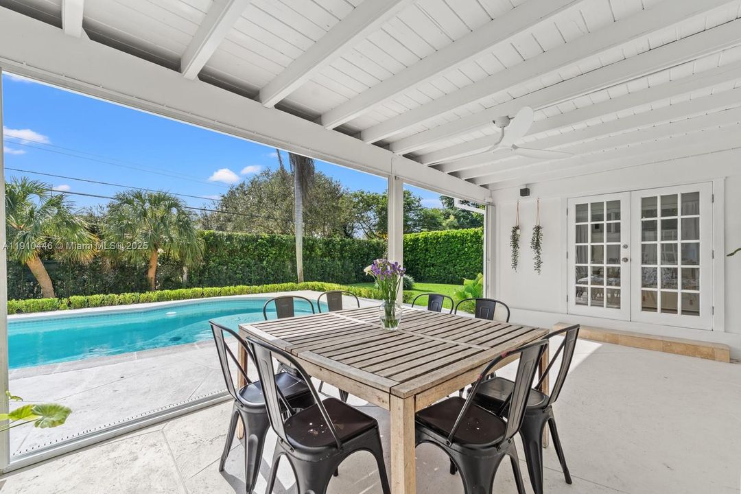 В аренду: $10,000 (5 спален, 4 ванн, 2869 Квадратных фут)