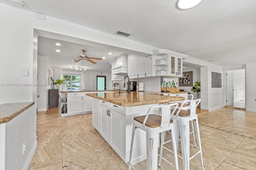 В аренду: $10,000 (5 спален, 4 ванн, 2869 Квадратных фут)