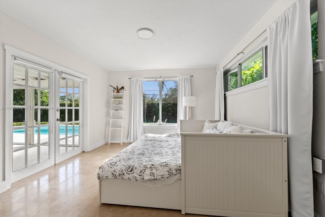 В аренду: $10,000 (5 спален, 4 ванн, 2869 Квадратных фут)