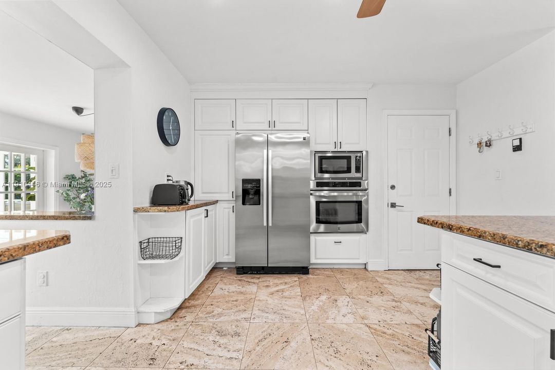 В аренду: $10,000 (5 спален, 4 ванн, 2869 Квадратных фут)