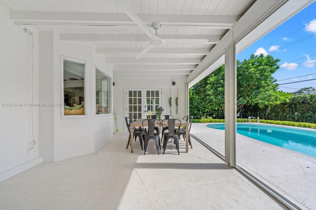 В аренду: $10,000 (5 спален, 4 ванн, 2869 Квадратных фут)