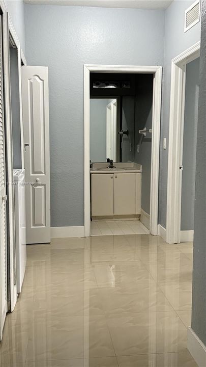 出租: $1,950 (3 贝兹, 2 浴室, 1166 平方英尺)