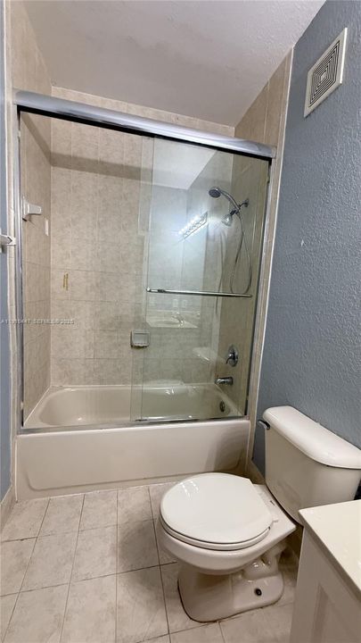 出租: $1,950 (3 贝兹, 2 浴室, 1166 平方英尺)